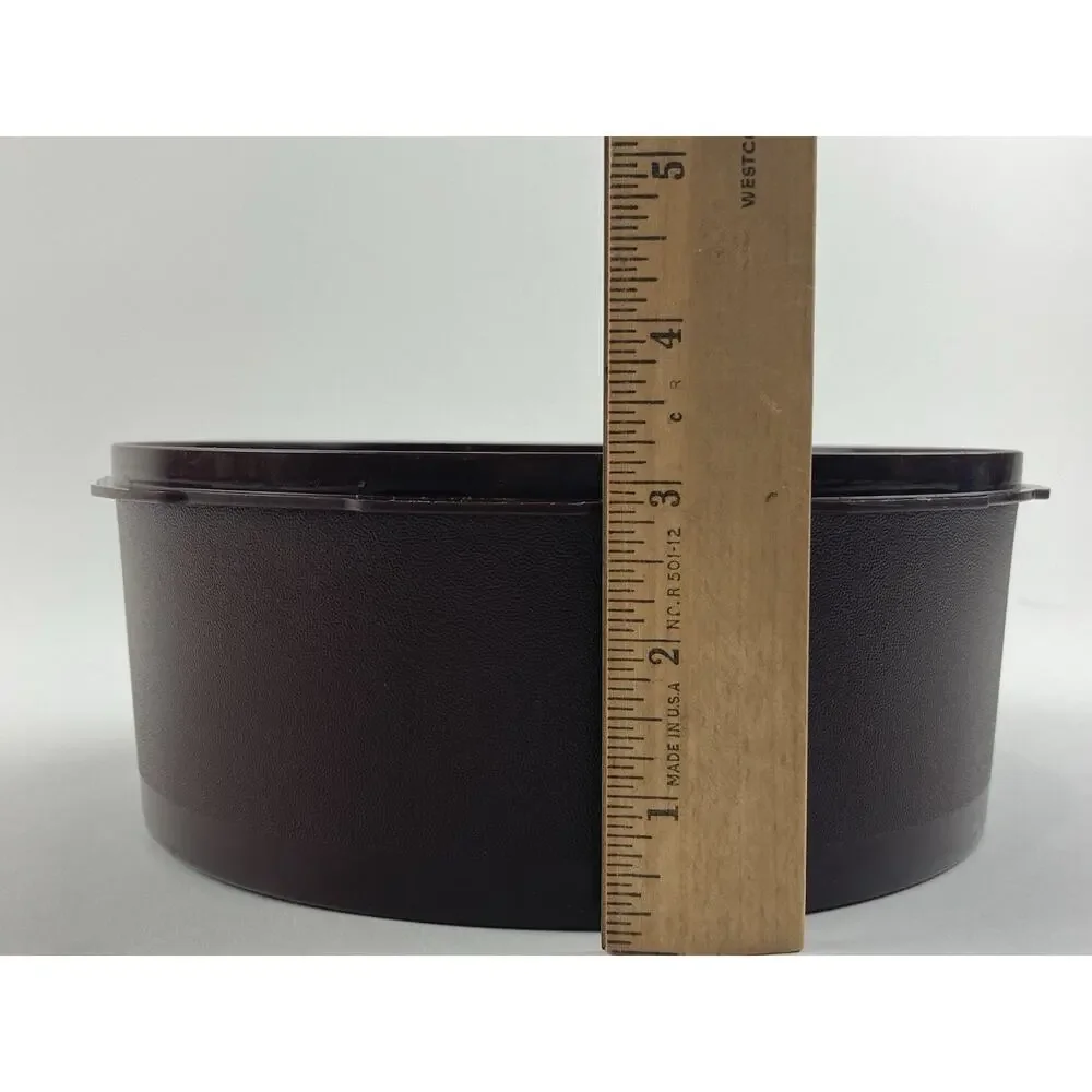 Tupperware Brown 8